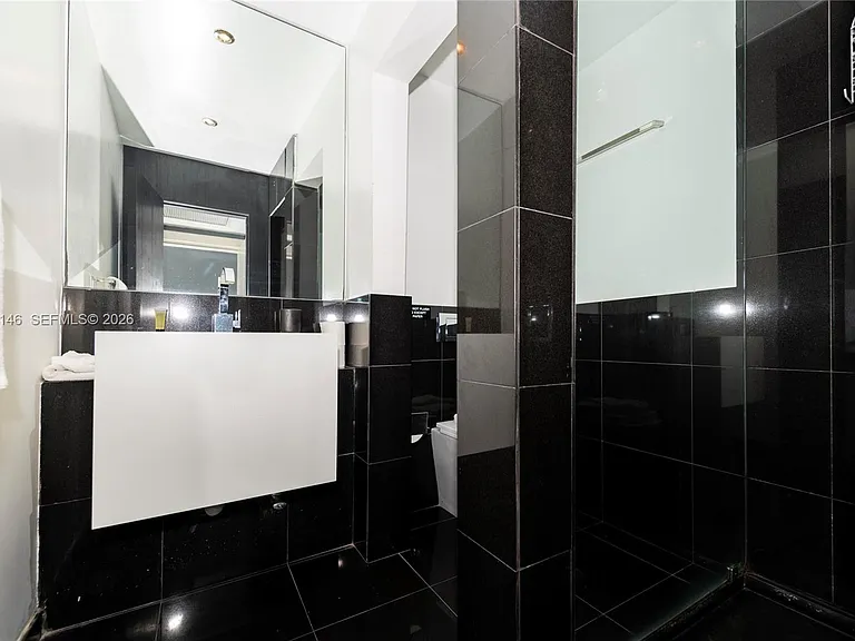 550 Michigan Ave #2 — Photo 7