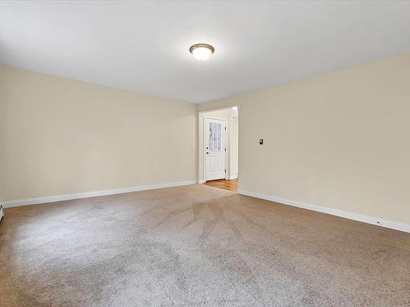 3rd image of 196 N Fostertown Dr APT 2