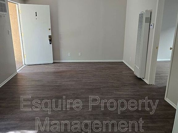 4th image of 974 Ashland Ave APT 1