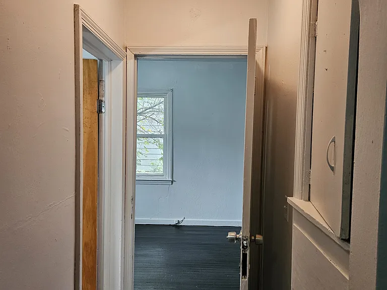 105 Pennsylvania Ave #1R — Photo 11