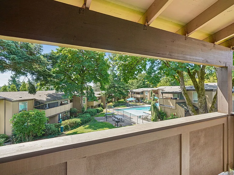 Knoll West Apartments — Photo 20