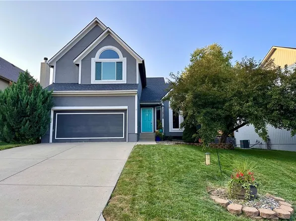 21518 W 52nd Ter, Shawnee, KS 66226