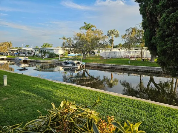 10322 Broadview Dr #67, Largo, FL 33773