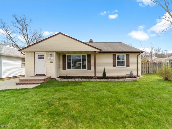 7377 Greenleaf Ave, Parma, OH 44130