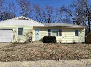 2208 SW Hope St, Topeka, KS 66614