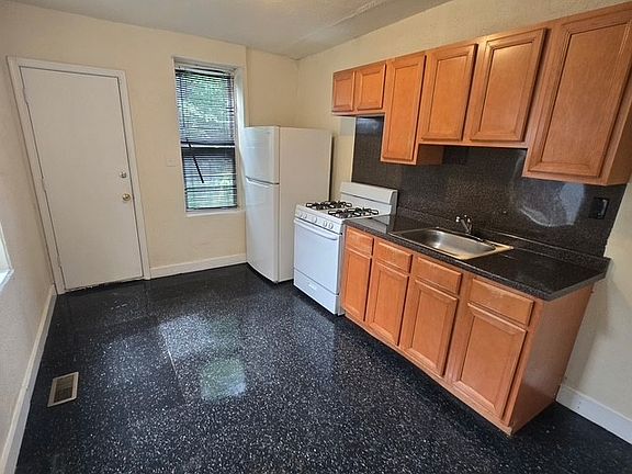 4th image of 4828 N Palethorp St