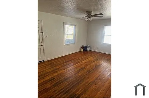 328 E Maplewood Ave Photo 1