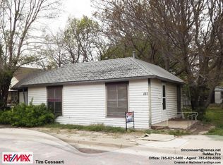 111 W 11th St, Ellis, KS 67637