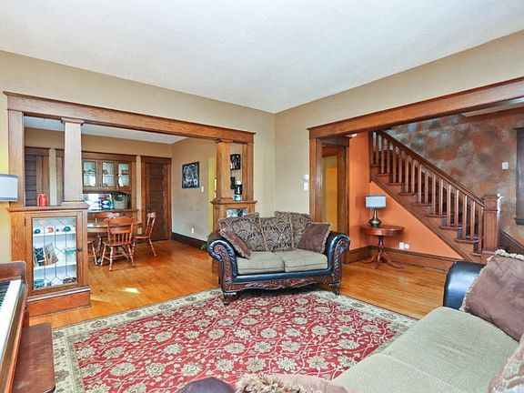 5th image of 1510 19th Ave NE