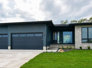 4627 Luke St, Cedar Falls, IA 50613