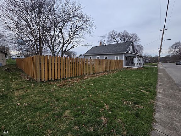 4th image of 619 4th St