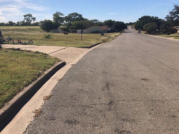 5th image of 1303 Walters Dr
