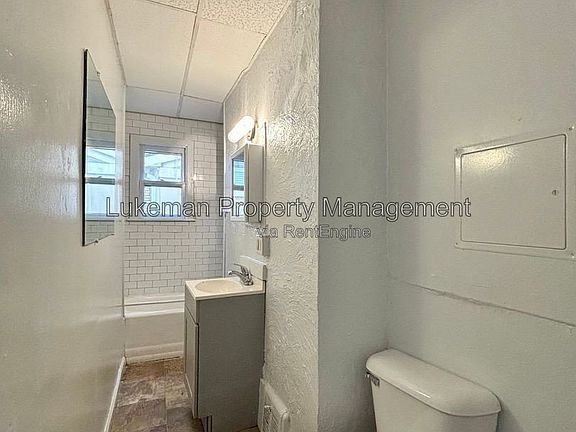 5th image of 709 W Walnut St #705
