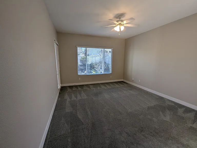 2678 Kingfisher Ln — Photo 12