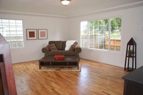 4th image of 4044 S Lawrence St
