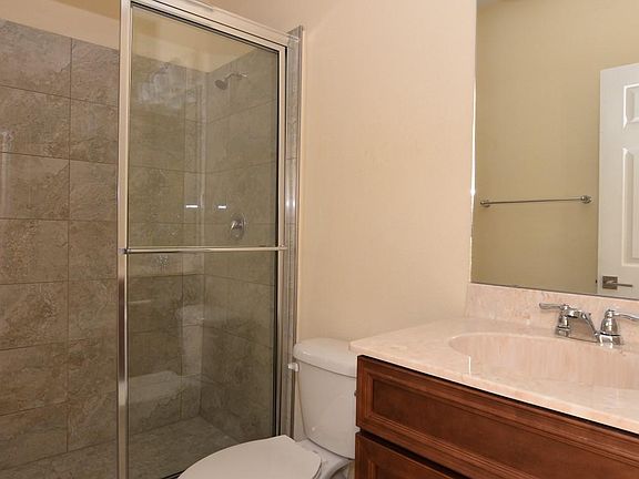 5th image of 2018 Royal Vista Ct