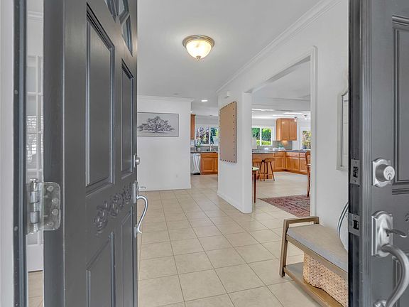 4th image of 2070 Raven Rd