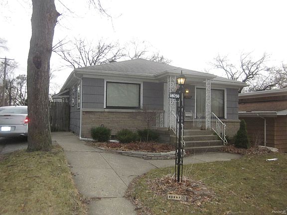 Lansing 18050 Oakley 031216 002