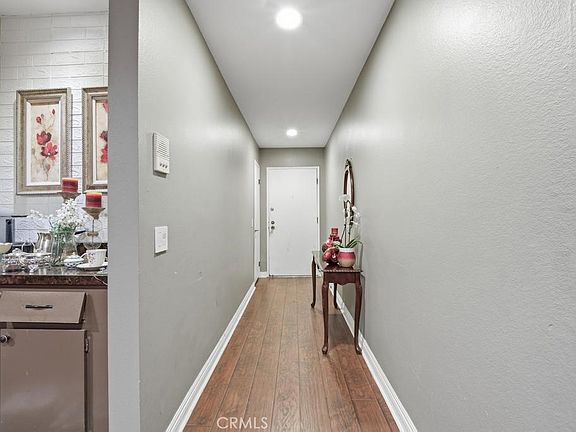 2nd image of 1236 N Columbus Ave Unit 11