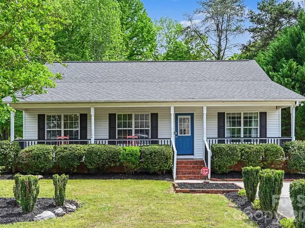 737 Golden Bell Dr, Rock Hill, SC 29732