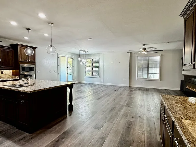 1777 W Ocotillo Rd — Photo 13
