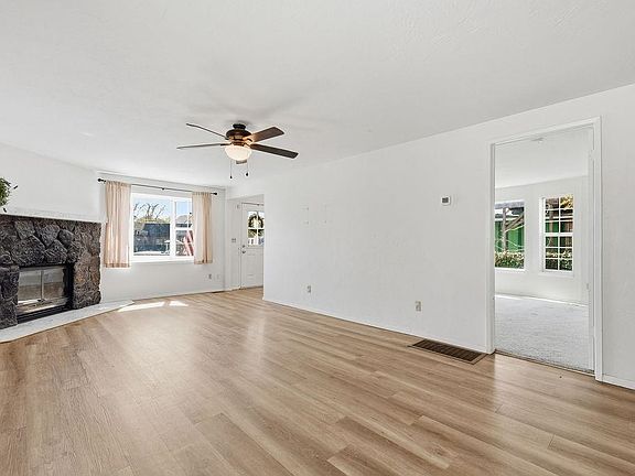 5th image of 1208 W Knox Ave