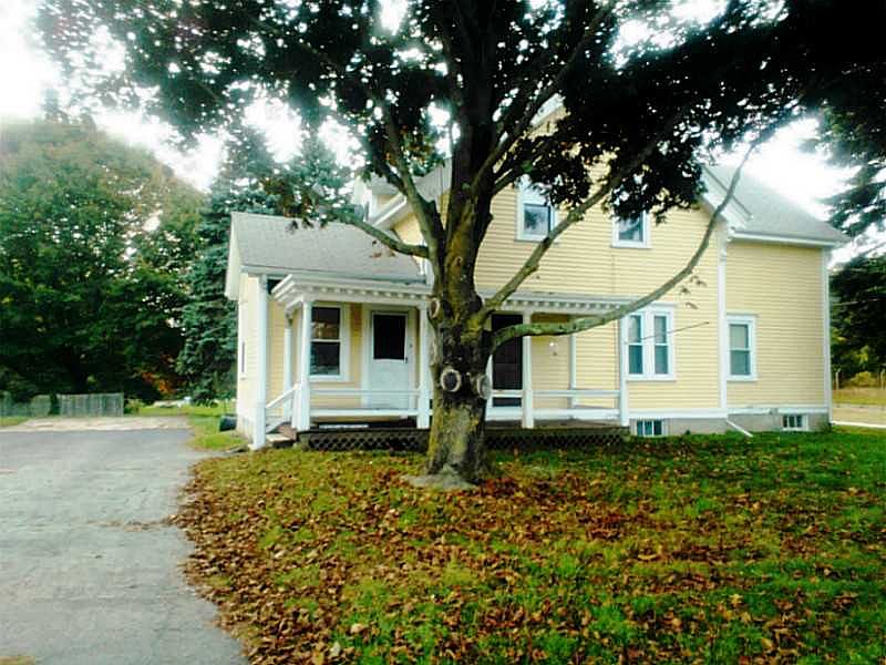 2nd image of 585 Forbes St