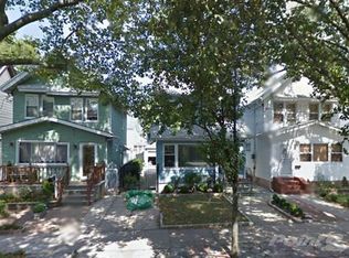 9225 224th St, Queens Village, NY 11428