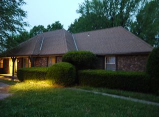 12516 Grandview Rd, Grandview, MO 64030