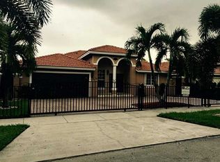 15996 SW 99th St, Miami, FL 33196