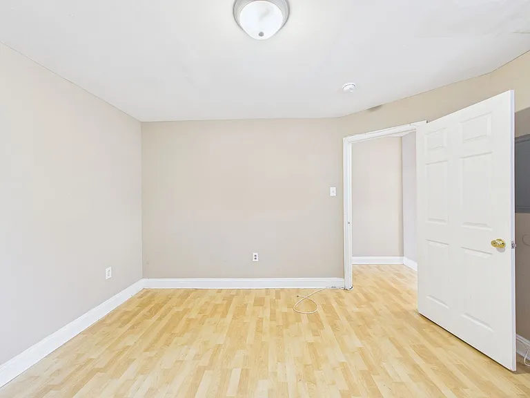 207 S 60th Street — Photo 14