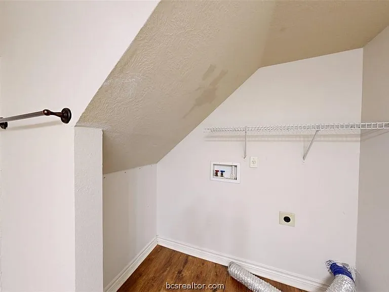 1915 Pine Tree Dr #B — Photo 12