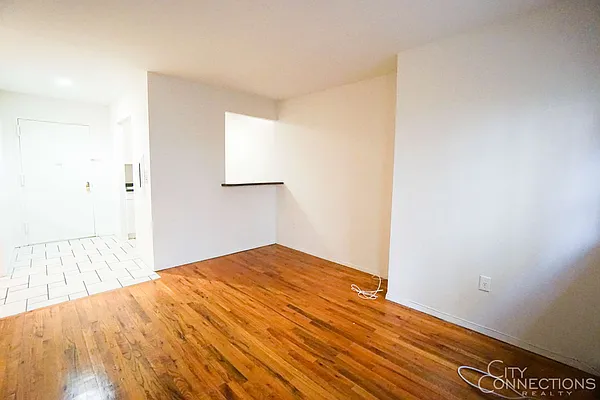 Rented by City Connections Realty | media 8