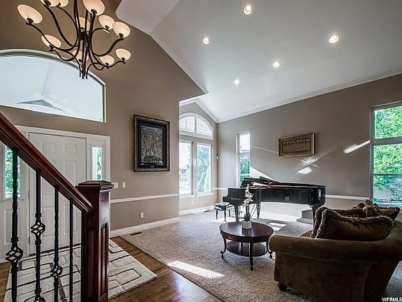 3rd image of 7967 S Willow Cir