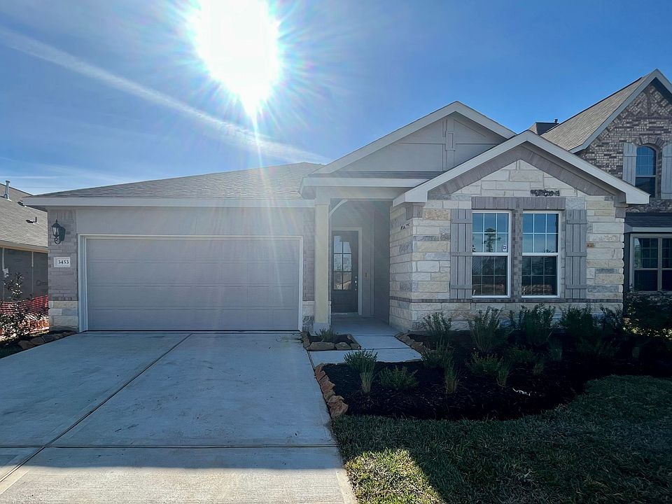 Welcome home to 3453 Acacia Grove Lane