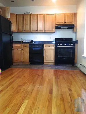 Rented by Skyline Group Real Estate | media 31