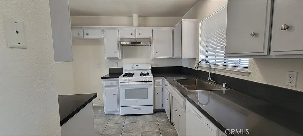 2 bed, 921 sqft, $1,800 — Photo 4