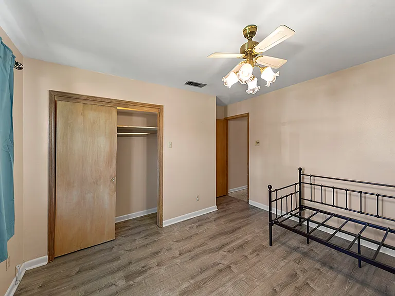 4505 Laplace St — Photo 8