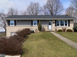 20 Hill Rd, Bernville, PA 19506