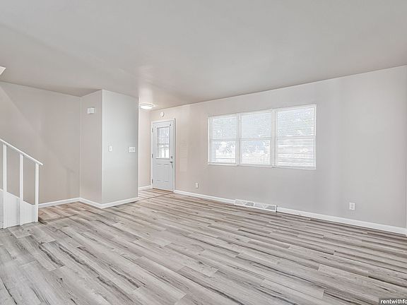 5th image of 419-1704 N Westfield St #453