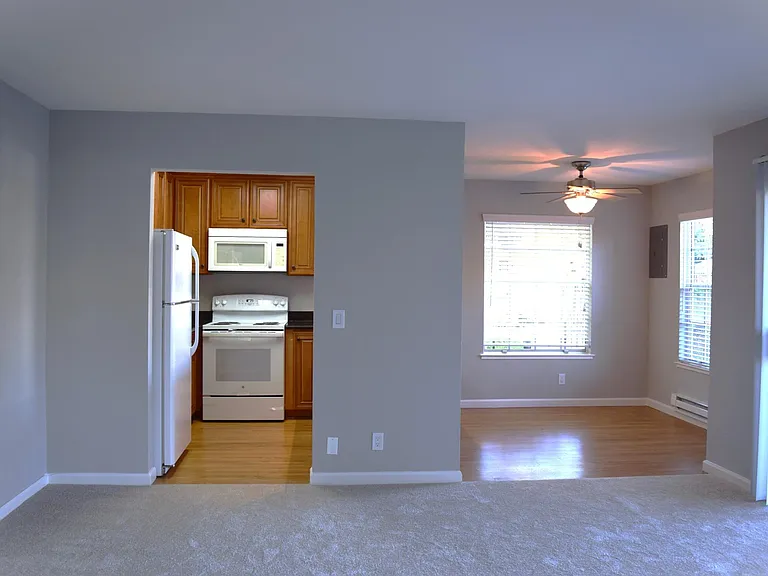 Normandy Park Apartments — Photo 17