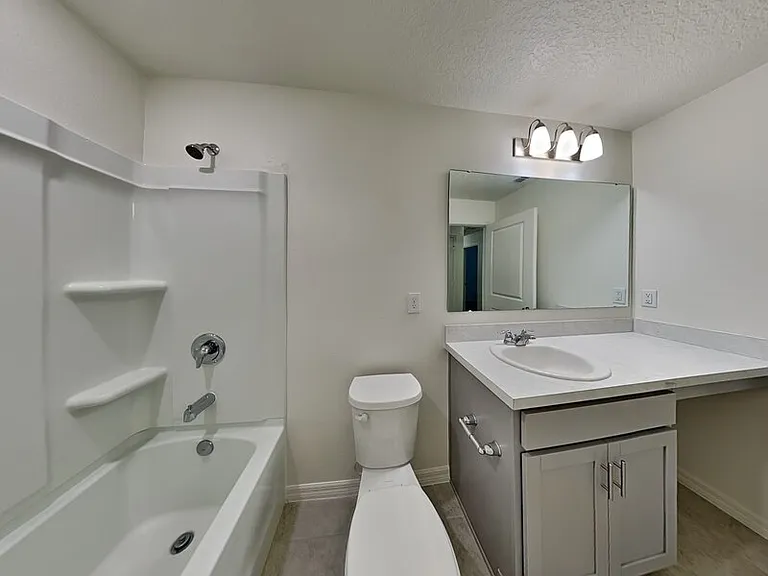 1052 Papaya Cir — Photo 9