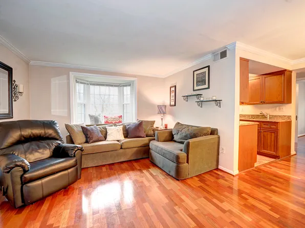 814 S Arlington Mill Dr #6-101, Arlington, VA 22204