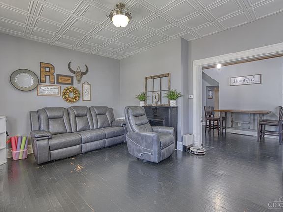5th image of 312 N Broadway St