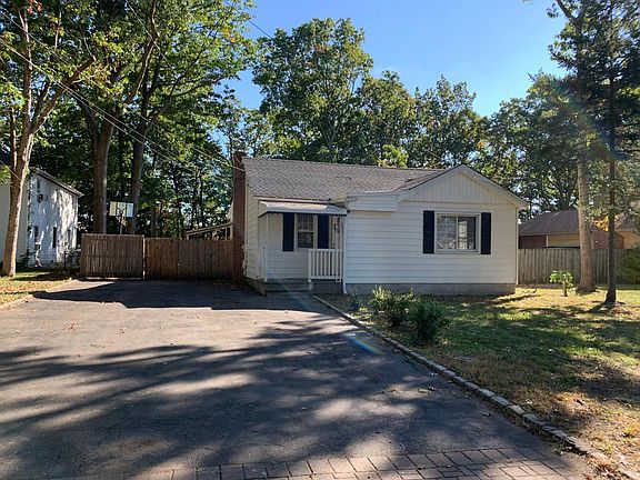 2nd image of 55 Summit Dr