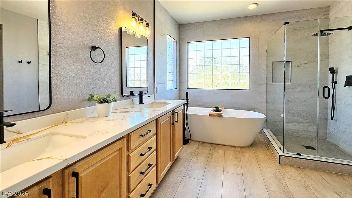 4 bed, 3.0 bath, 2431 sqft, $4,000 — Photo 1