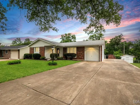 1968 Centurion Dr, Fenton, MO 63026