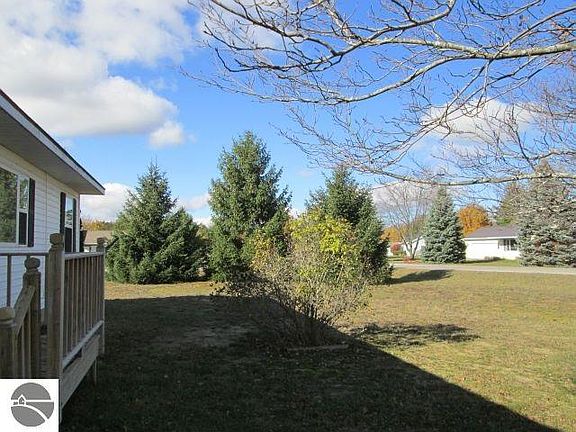 2nd image of 2190 Holland Cir