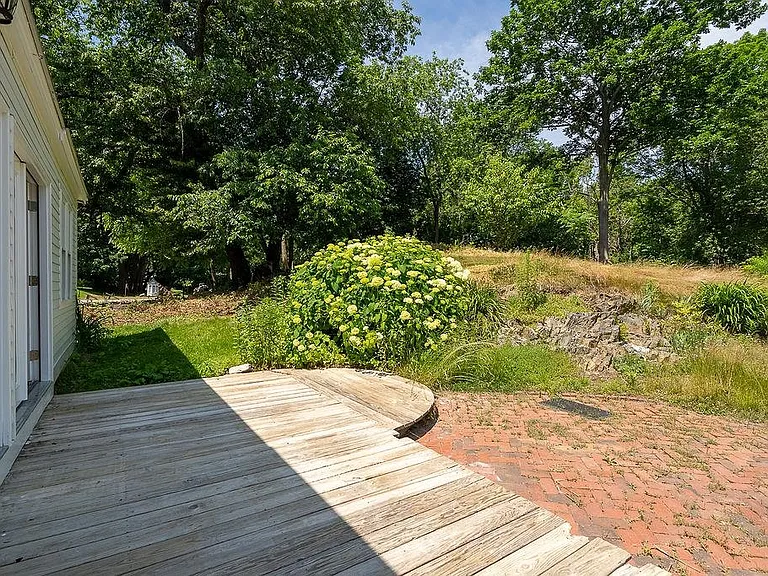 135 Pepperrell Rd — Photo 6
