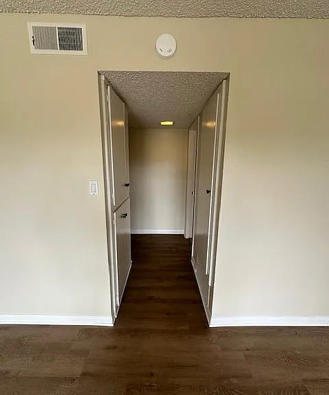 2727 Bayshore Ave — Photo 17
